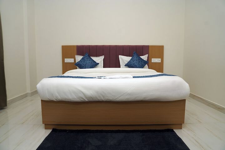Room 12 of 22