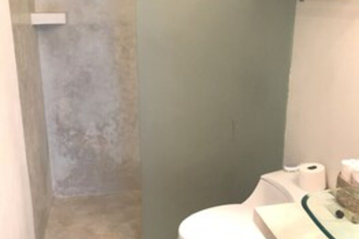 Room 4 of 27