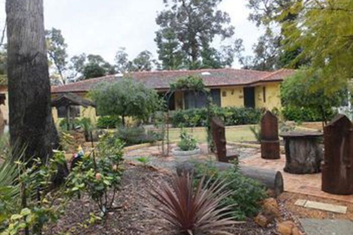 Hotel Exterior 11 of 23