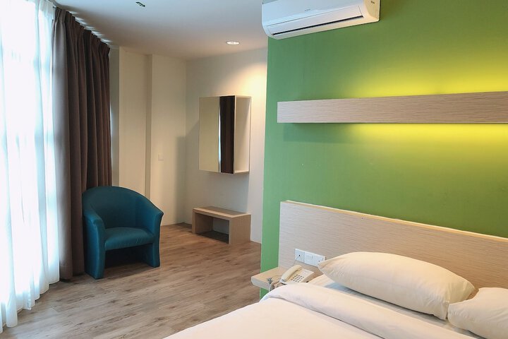 Room 13 of 73