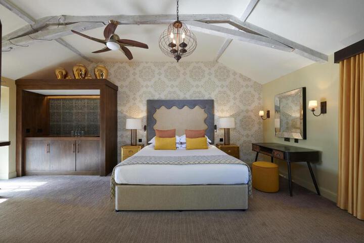 Room 1 of 23