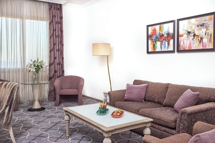 Room 169 of 266