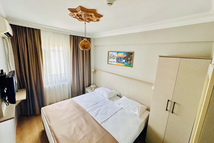 Room 28 of 56