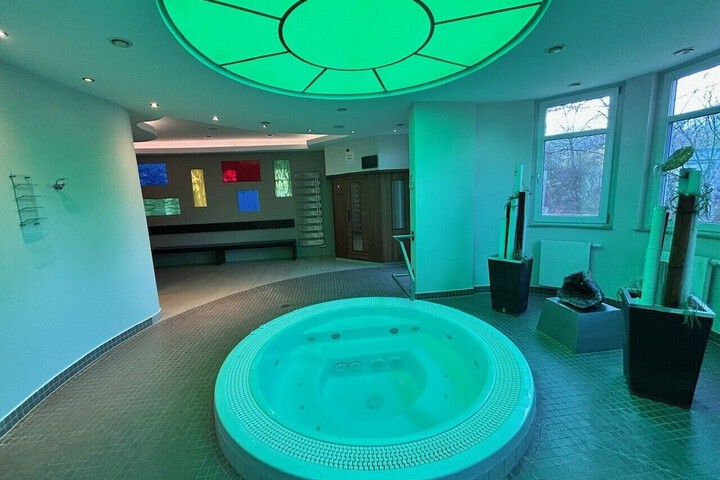 Spa 3 of 10