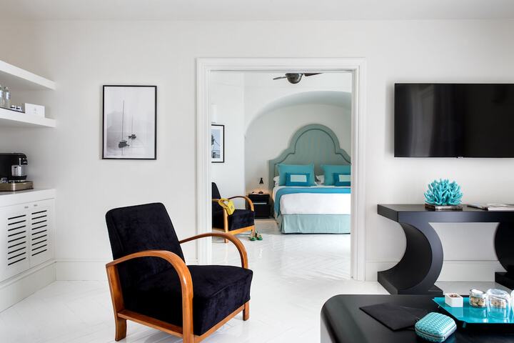 Room 27 of 69