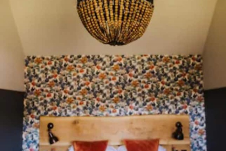 Room 5 of 65