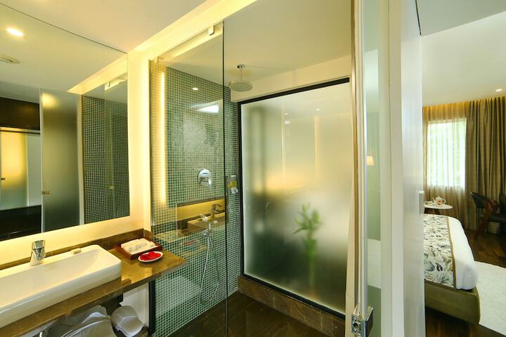 Room 18 of 39