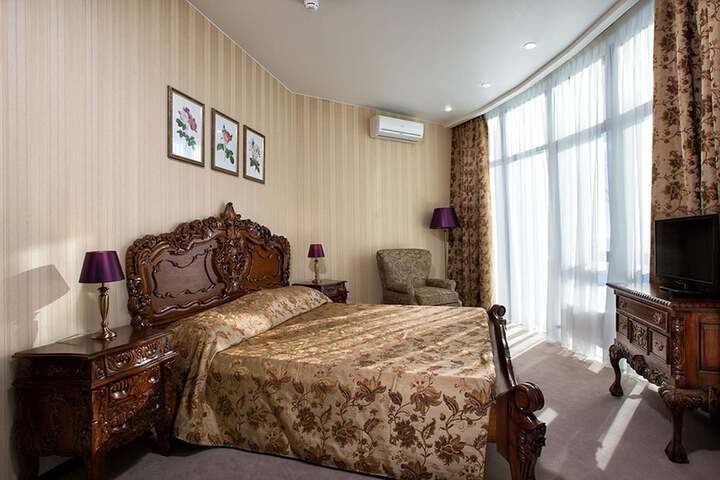 Room 6 of 69