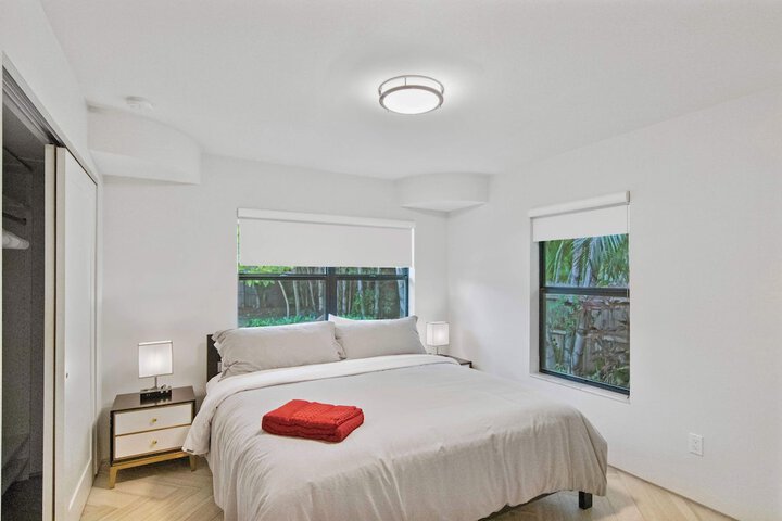 Room 2 of 25