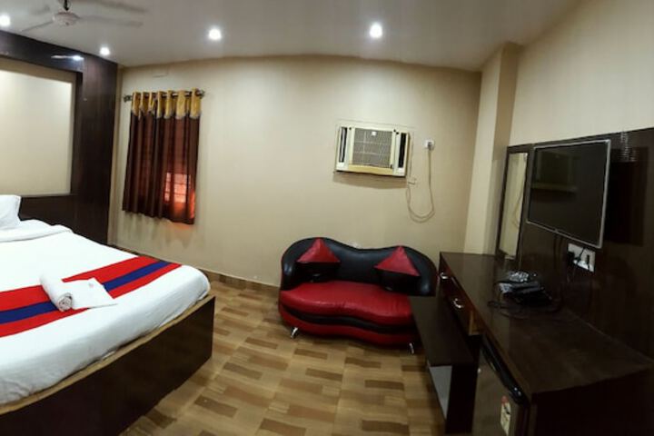 Room 4 of 13