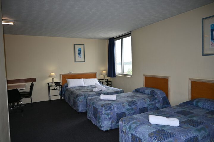 Room 9 of 36