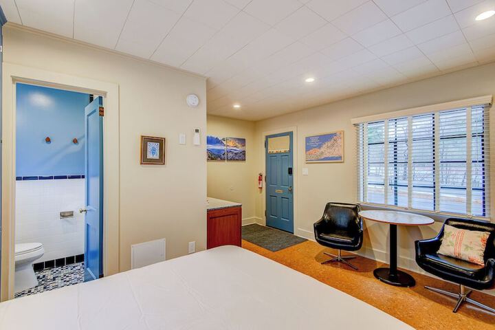 Room 45 of 102