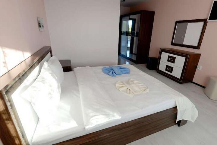 Room 19 of 37