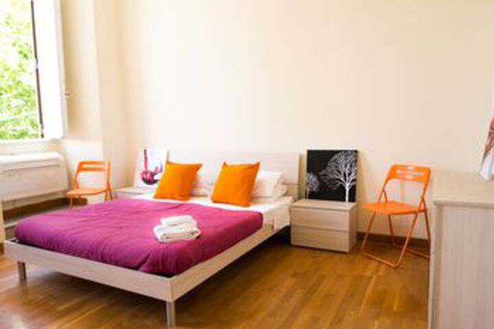 Room 8 of 10