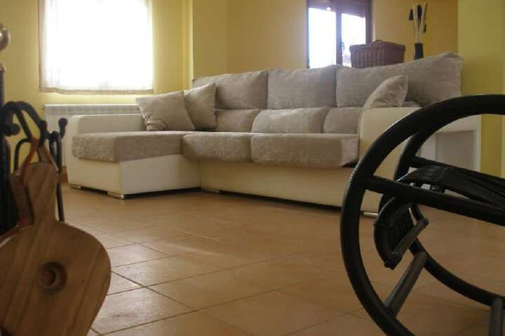 Room 6 of 25