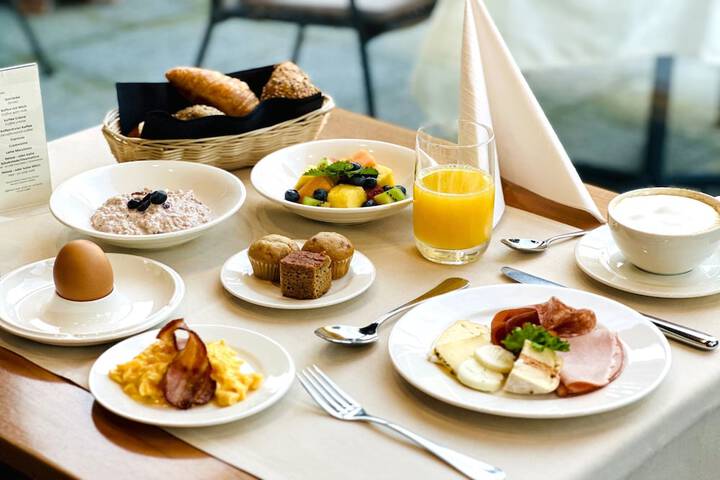Breakfast/Coffee Service 39 of 54