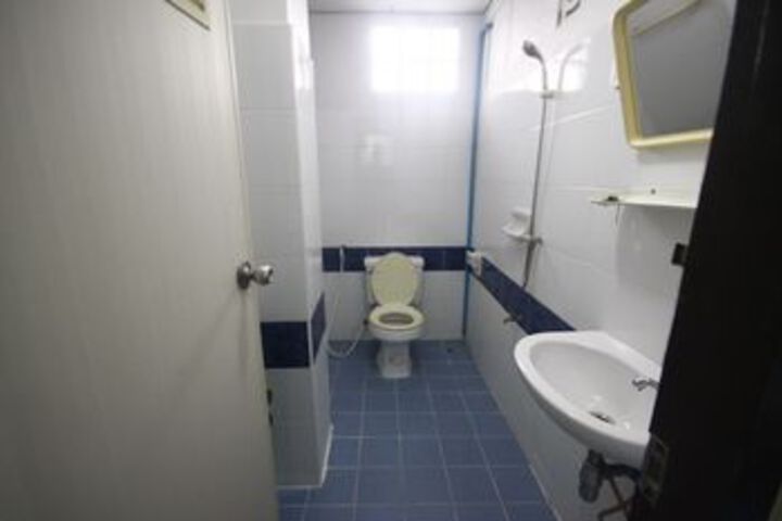 Room 3 of 47