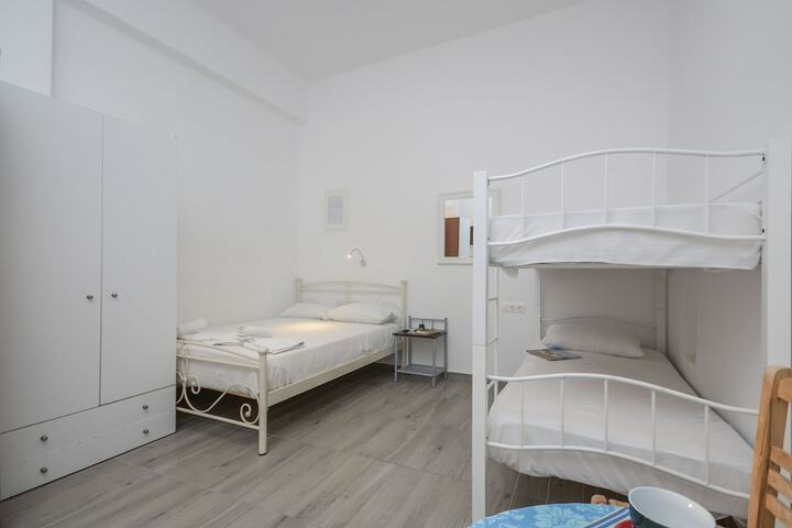 Room 18 of 42