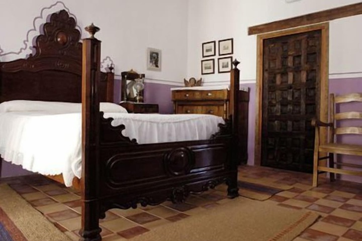 Room 14 of 80