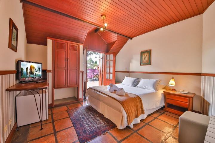 Room 14 of 32