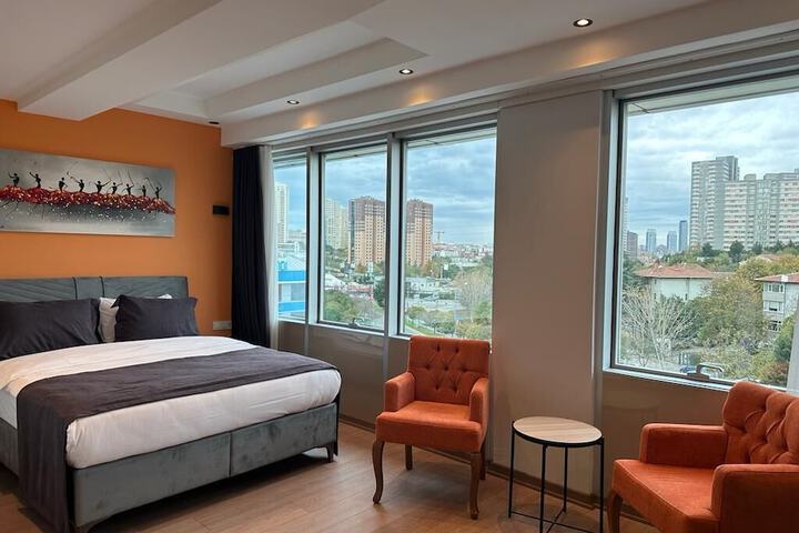 Room 6 of 34