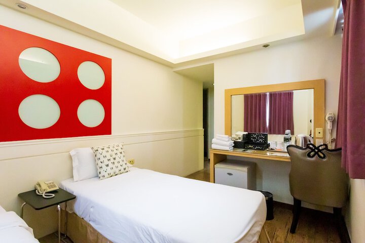 Room 29 of 46