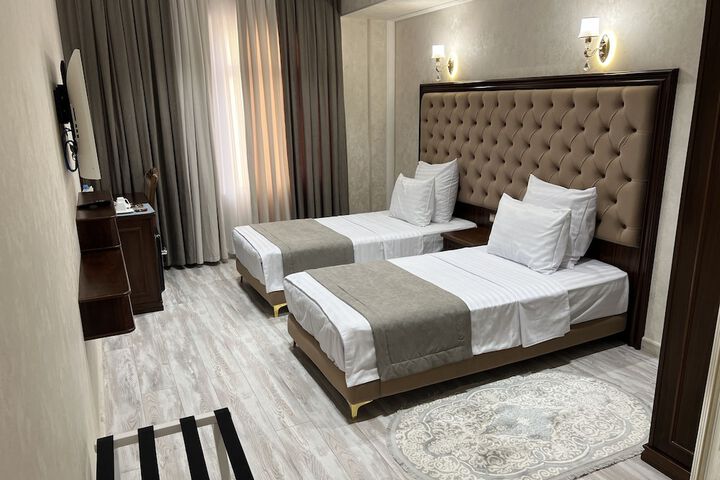 Room 28 of 49