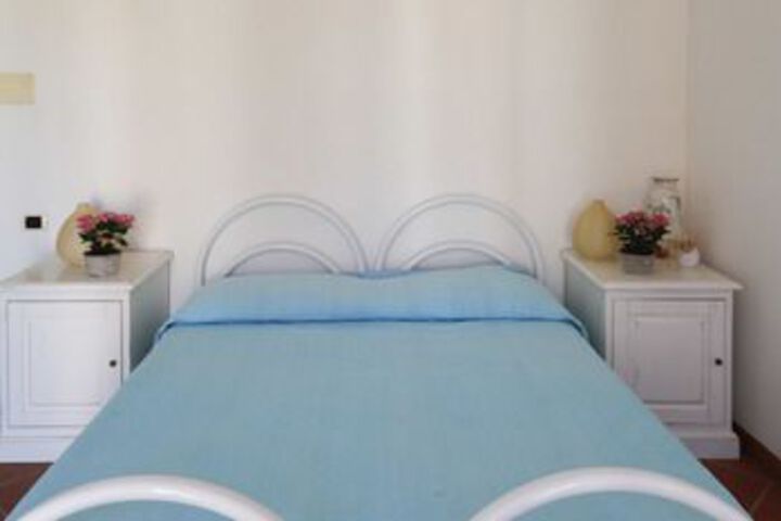 Room 11 of 25