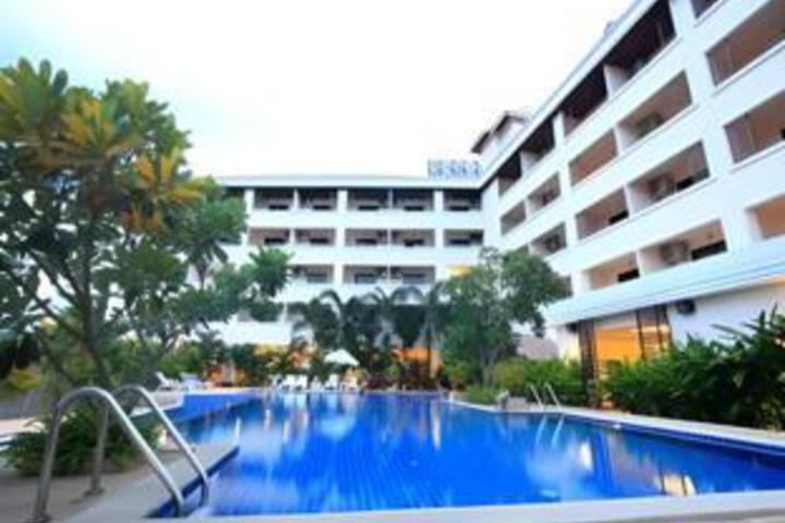 Hotel with Pool