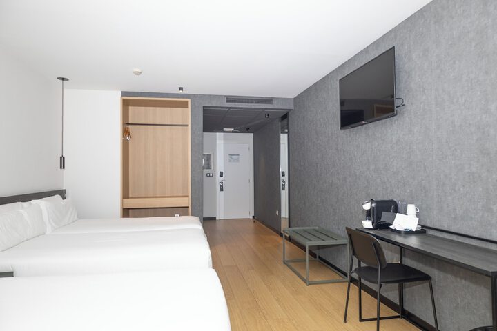 Room 15 of 31