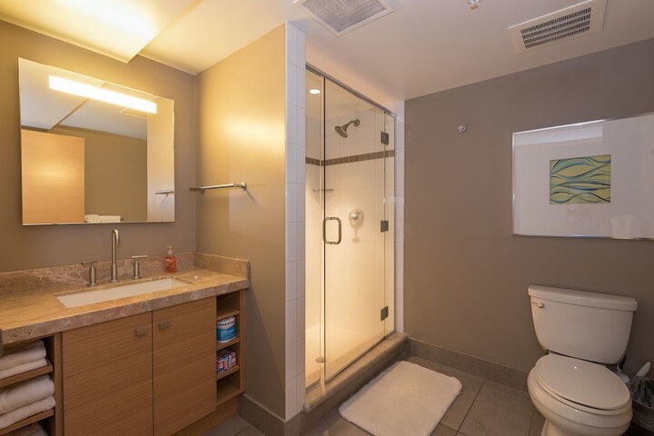 Room 131 of 213