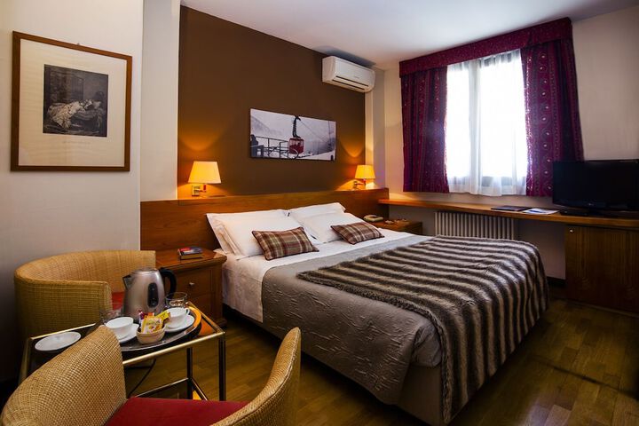 Room 10 of 51