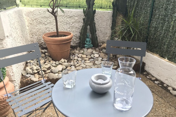 General 2 of 17