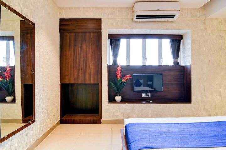 Room 5 of 15