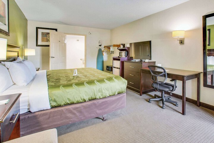 Standard | King Bed (9 of 13)