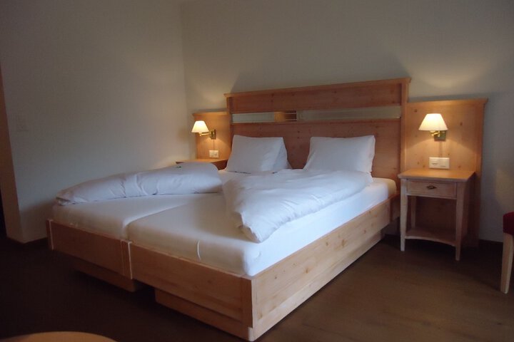 Room 9 of 40
