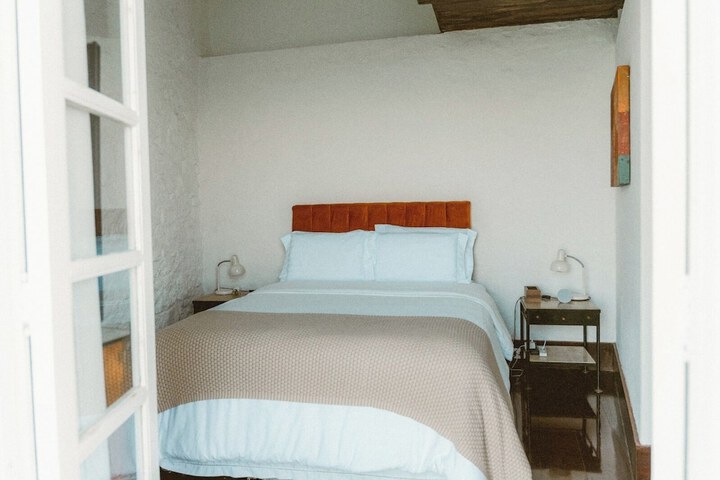 Room 16 of 76