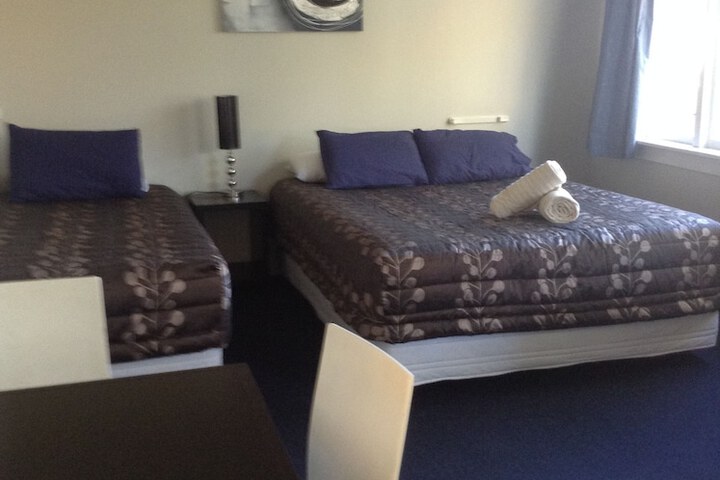 Room 2 of 19