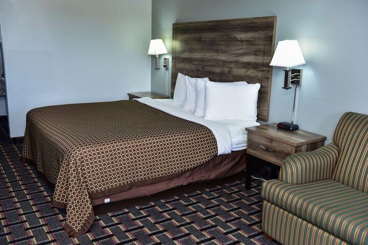 1 Double Bed Accessible (7 of 14)