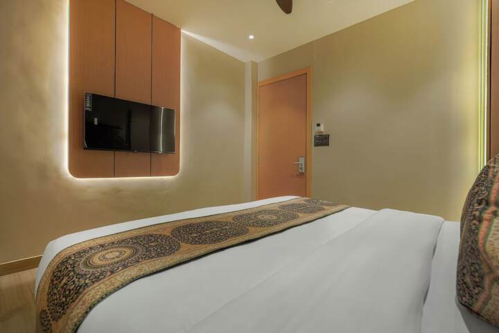 Room 9 of 41