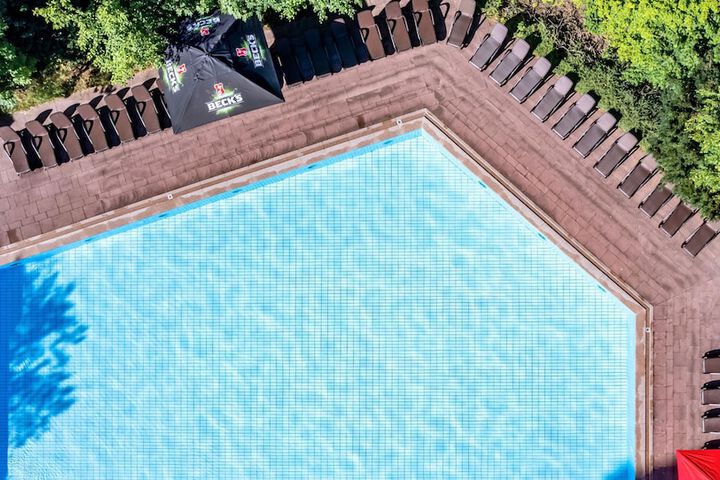 Hotel with Pool