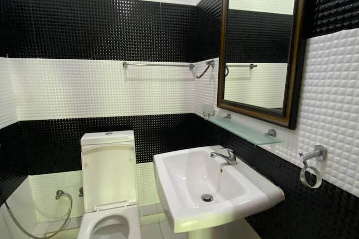 Room 20 of 32