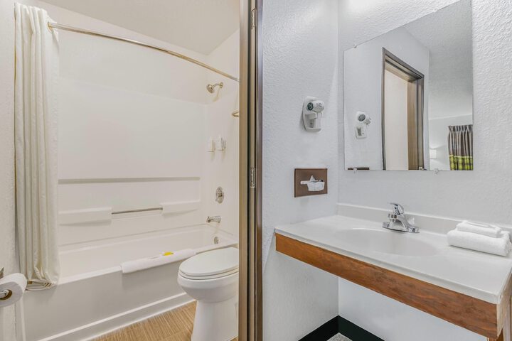 Room 18 of 27