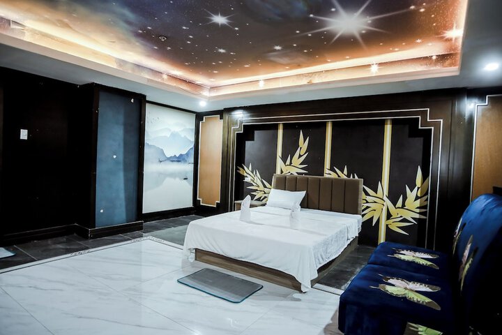 Room 2 of 11