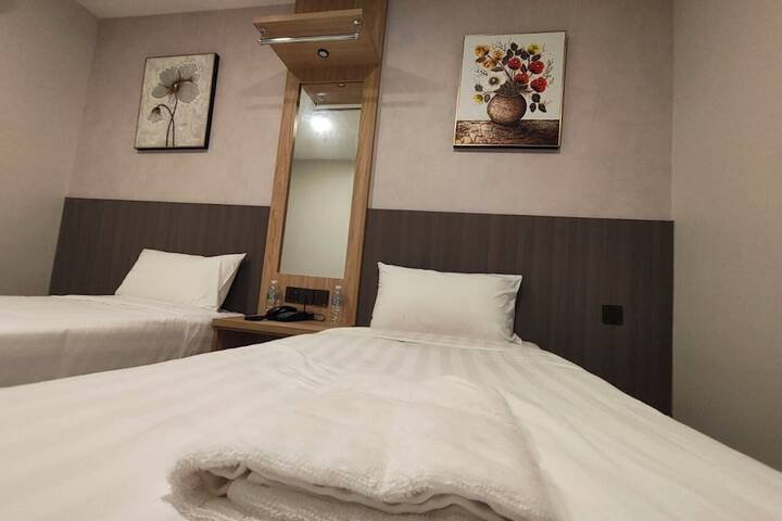 Room 15 of 60