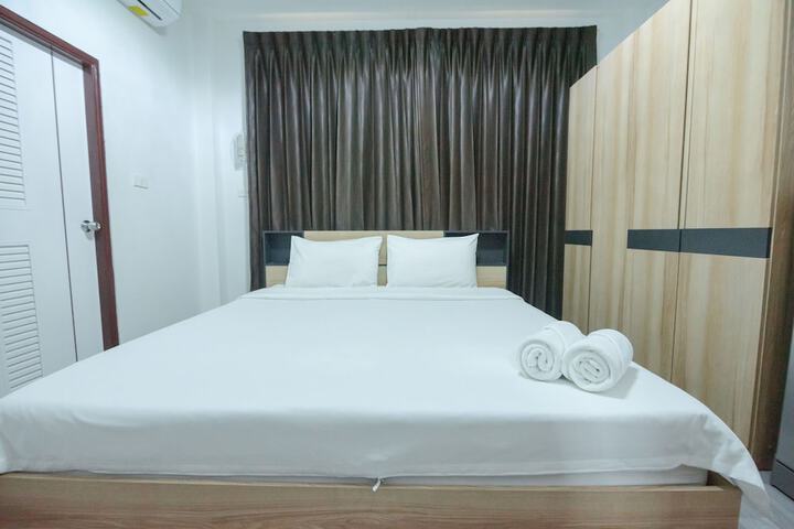 Room 34 of 104