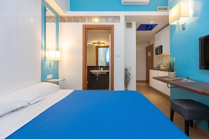 Room 9 of 79