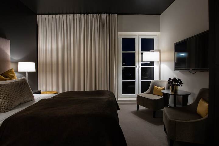 Room 16 of 83