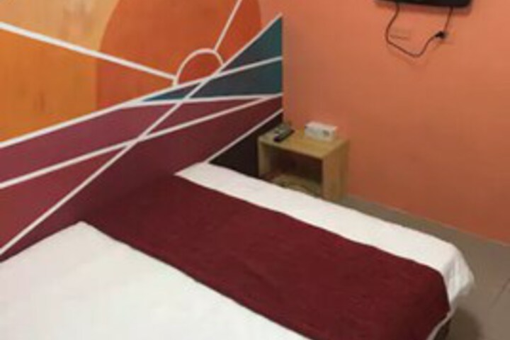 Room 5 of 12