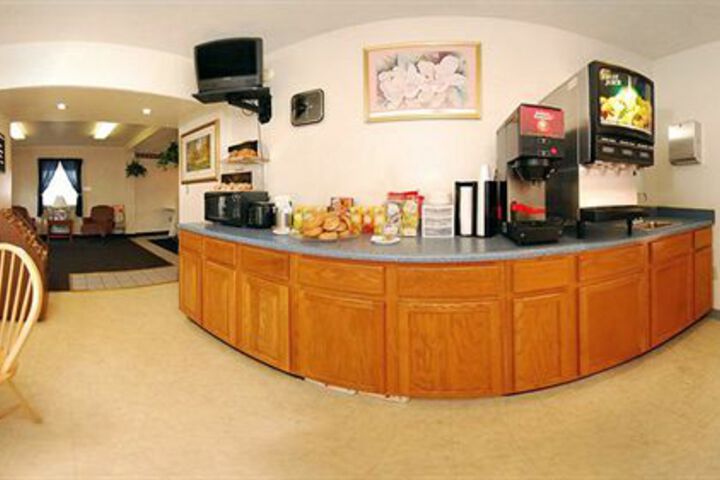 Breakfast/Coffee Service 8 of 13